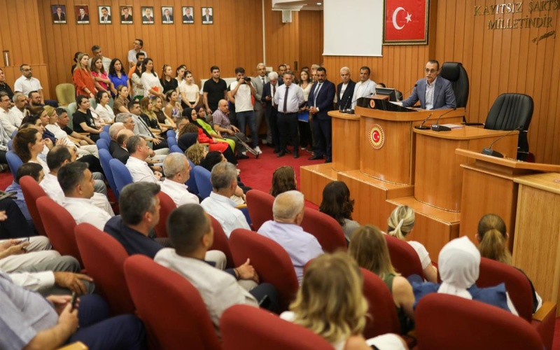 ETİMESGUT BELEDİYE BAŞKANI ERDAL BEŞİKCİOĞLU BELEDİYE PERSONELLERİ İLE BAYRAMLAŞTİ