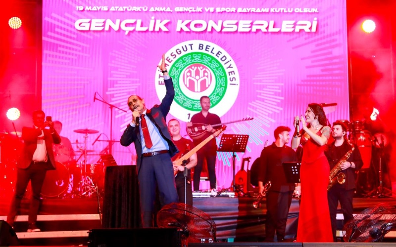 ETİMESGUTLULAR GENÇLİK KONSERLERİ İLE COŞTU