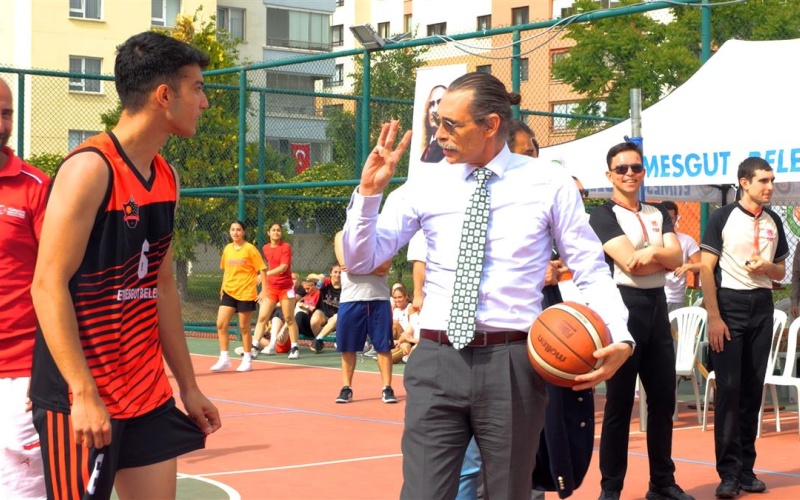 ETİMESGUTTA HAVA ATIŞI ETİMESGUT BELEDİYESİ TARAFINDAN 3x3 BASKETBOL TURNUVASI DÜZENLENDİ