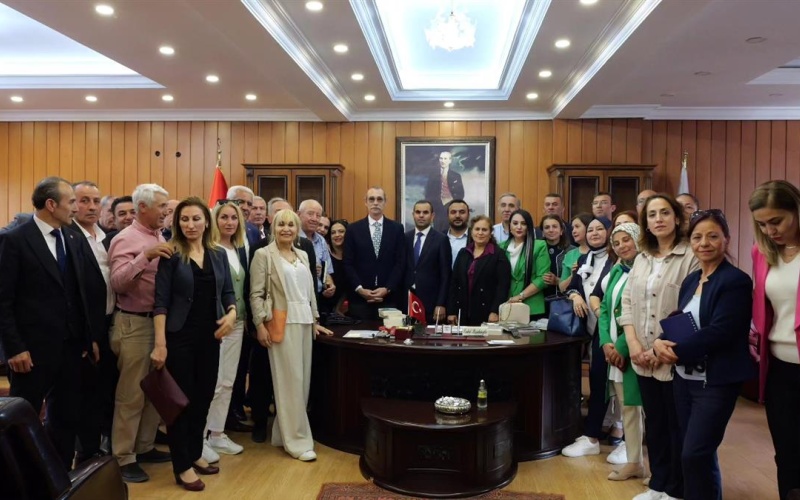 MAHALLE MUHTARLARINDAN BAŞKAN ERDAL BEŞİKÇİOĞLU'NA HAYIRLI OLSUN ZİYARETİ